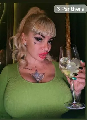 Amanda X Thumbnail Picture