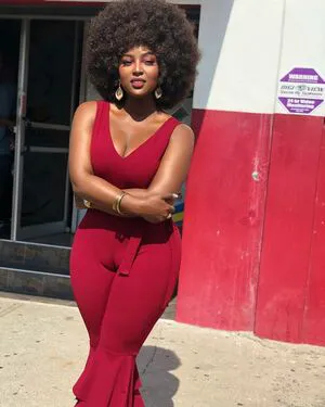 Amara La Negra Thumbnail Picture