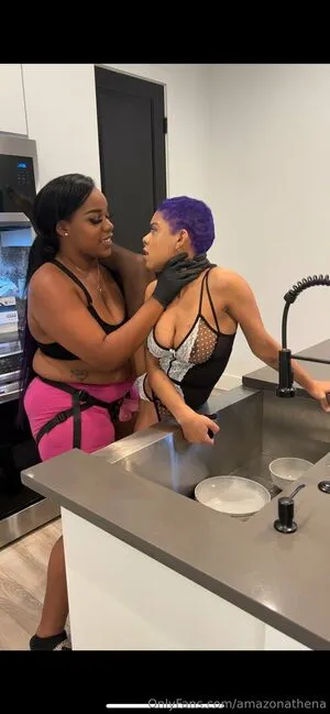 Amazonathena Thumbnail Picture
