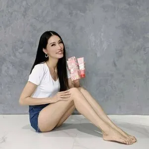 Amber Chia Thumbnail Picture