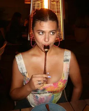 Amber Montana Thumbnail Picture