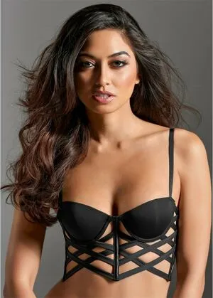 Ambra Battilana Gutierrez Thumbnail Picture