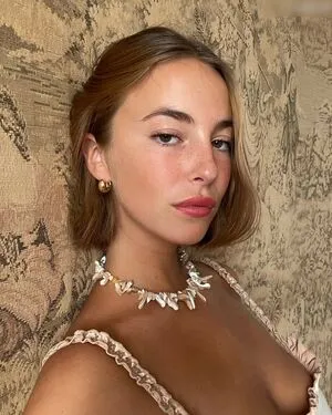 Amelie Manzoli Thumbnail Picture