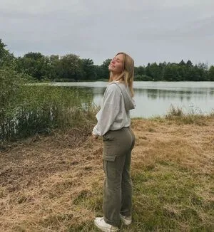 Ameliedesiree OnlyFans Leaked Free Thumbnail Picture - #2dGP5t2LK1
