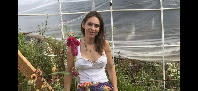 Americanrootedflowerfarm Thumbnail Picture