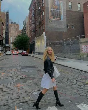 Amiah Miller Thumbnail Picture