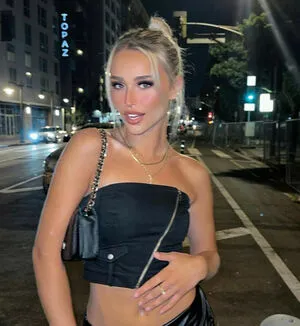 Amira Sommers Thumbnail Picture