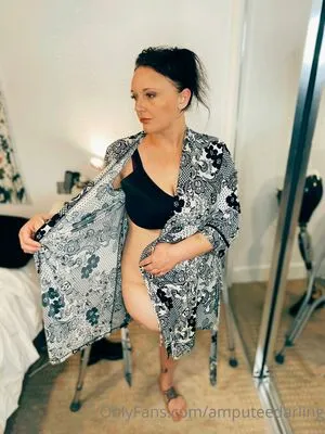 Amputeedarling OnlyFans Leaked Free Thumbnail Picture - #aiNiINn0e0