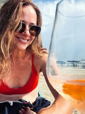 Amy Acker Thumbnail Picture