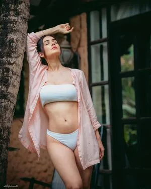 Amy Aela Thumbnail Picture