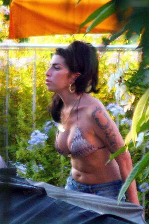 Amy Winehouse Thumbnail Picture