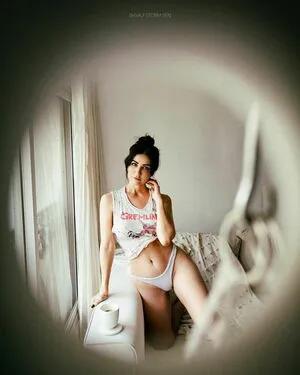 Amyaelaofficial Thumbnail Picture