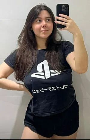 Ana Laura Thumbnail Picture