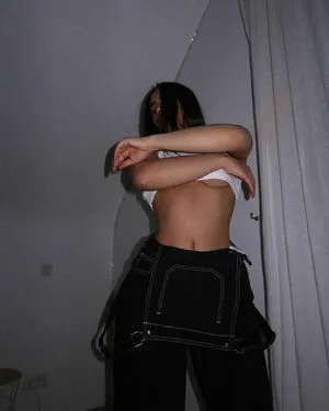Anaa Flri Thumbnail Picture