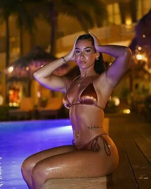 Analis Cruz Thumbnail Picture