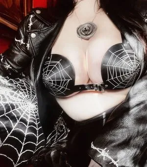Angelicavaldes Thumbnail Picture
