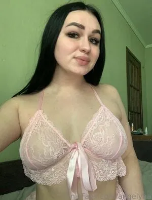Angelyaa Thumbnail Picture