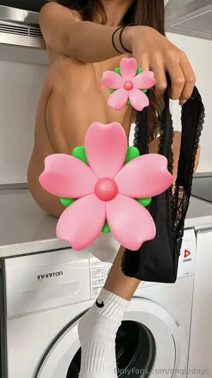 Angiedayc Thumbnail Picture