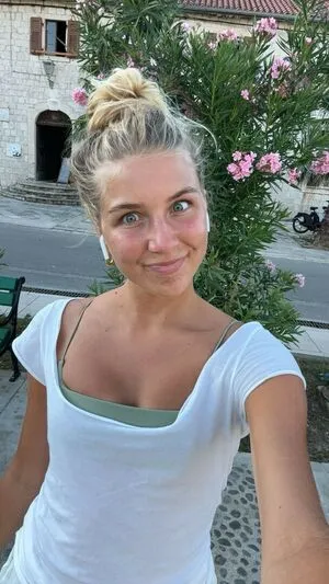Aniela Leon OnlyFans Leaked Free Thumbnail Picture - #BRSSKFOzv9