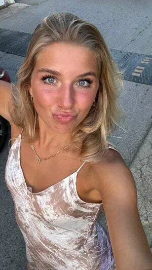 Aniela Leon OnlyFans Leaked Free Thumbnail Picture - #friTfX3mzB