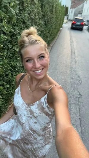 Aniela Leon OnlyFans Leaked Free Thumbnail Picture - #kIsARbvdRG
