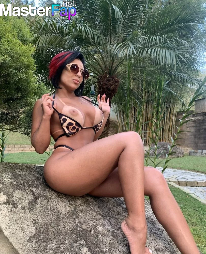 Aninha lopes pelada