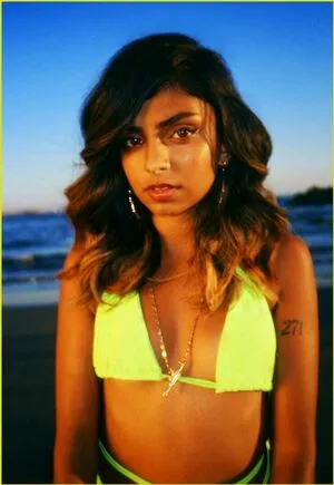 Anjini Taneja Azhar Thumbnail Picture