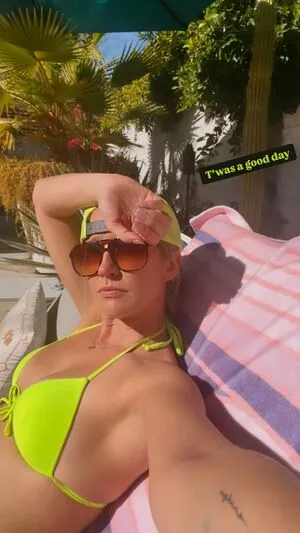 Anna Camp Thumbnail Picture