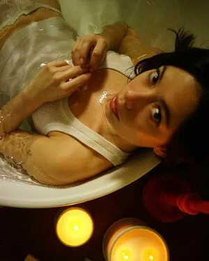 Anna Castillo Thumbnail Picture