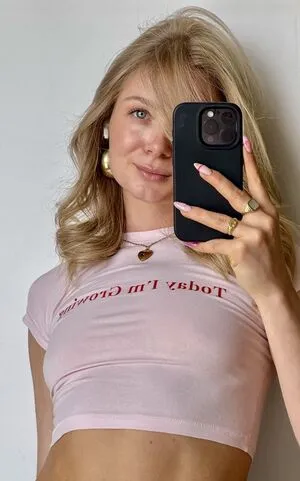 Anna Engelschall Thumbnail Picture