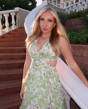 Anna Schmid OnlyFans Leaked Free Thumbnail Picture - #R0uNmkc0Jq