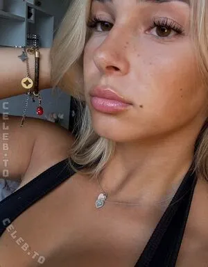 Anna Scll Thumbnail Picture