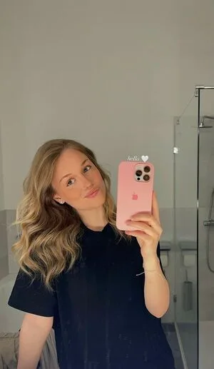 Annaaaurelia OnlyFans Leaked Free Thumbnail Picture - #13YSL4SpjD