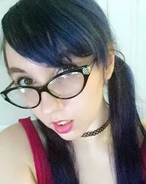 Annieqt Thumbnail Picture