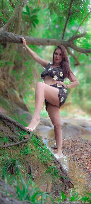 Antonellatinx1 Thumbnail Picture