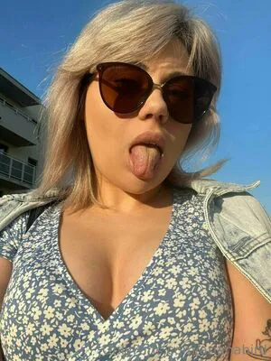 Arianabird OnlyFans Leaked Free Thumbnail Picture - #MvnTToSeys