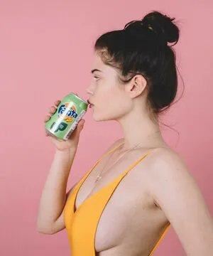 Ariane Ganz Thumbnail Picture