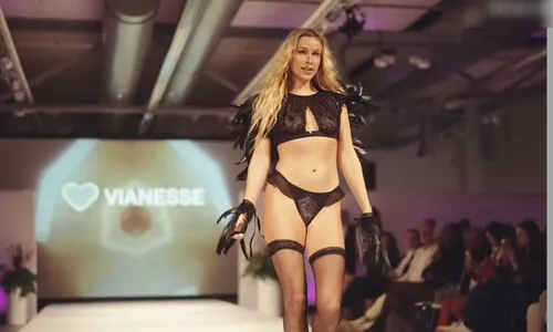Ariane Schmidt Thumbnail Picture