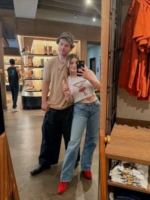 Ariel Winter OnlyFans Leaked Free Thumbnail Picture - #AxboRUHSFb