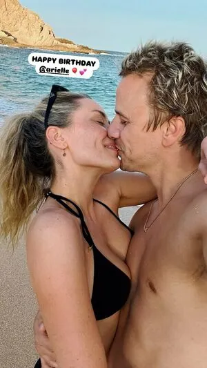 Arielle Vandenberg Thumbnail Picture