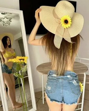 Arual Bloom OnlyFans Leaked Free Thumbnail Picture - #IilHKyYVcc
