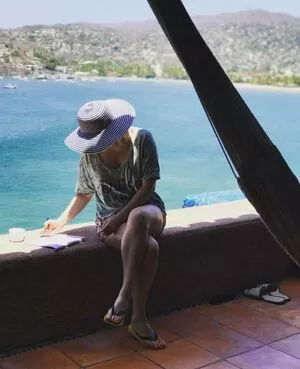 Ashley Johnson OnlyFans Leaked Free Thumbnail Picture - #H7NJym33OS