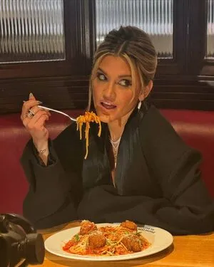 Ashley Roberts Thumbnail Picture