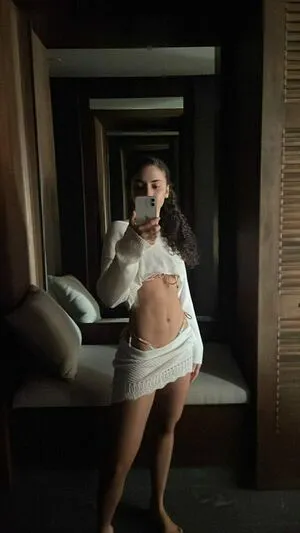 Ashleyrqe Thumbnail Picture