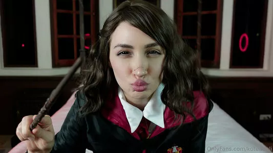 asmr_kotya Thumbnail Picture