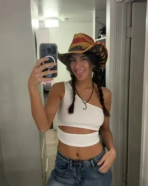 Aubry Babcock Thumbnail Picture
