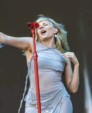 Aurora Aksnes OnlyFans Leaked Free Thumbnail Picture - #xLIgExD7CK