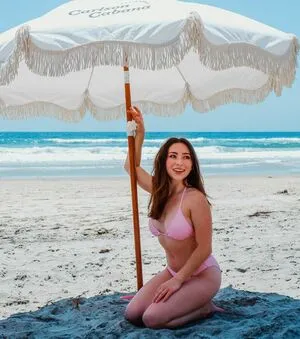Ava Cantrell Thumbnail Picture