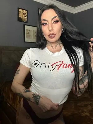 Ava Faee Thumbnail Picture
