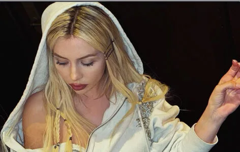 Ava Max OnlyFans Leaked Free Thumbnail Picture - #0nj258809b